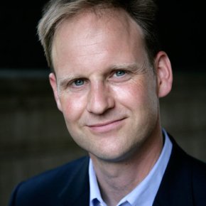 Iain-King-conspiracy-thriller-author